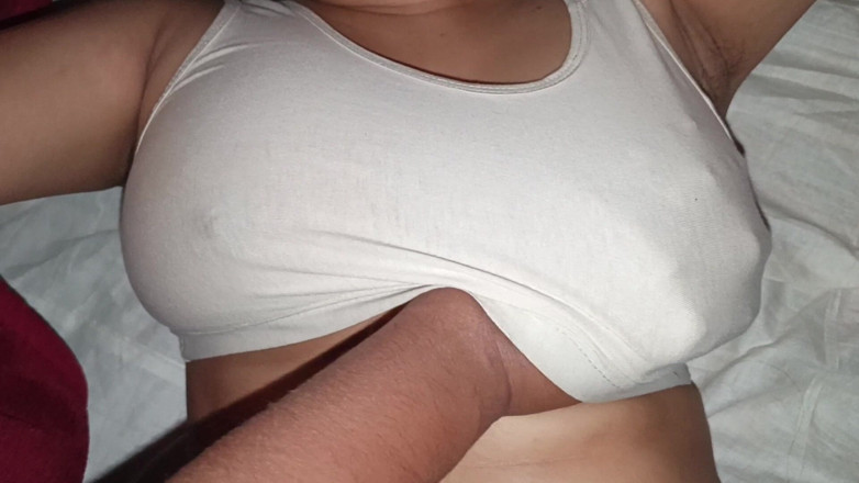 Hot Sudipa: Video rekaman seks gadis desa india yang lagi sange