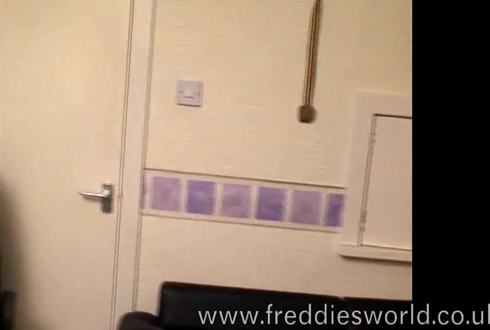 Freddies World: Magrinha loira preta, capa, foda anal