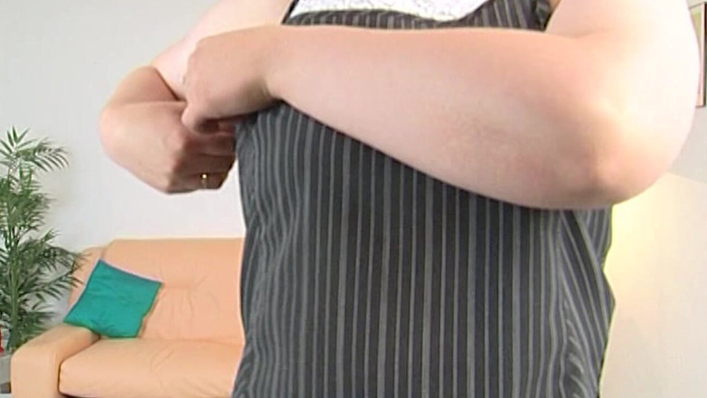 VintageXMovies: Urocza 18-letnia brunetka lubi intensywną amatorską sesję hardcore