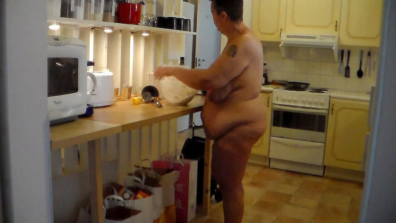 Sex hub couple: Jen está horneando desnuda