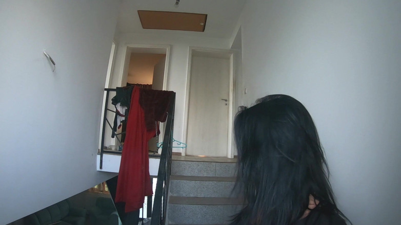 MilfyCalla: Rauchender ledertanz. Zerrissene springanzug-muschi necken, Toilettenpissen und schmutzige masturbation