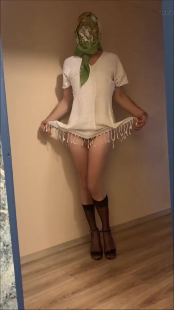 cd_aysemmm: J’ai fait l’amour avec ma vieille voisine dans l’appartement