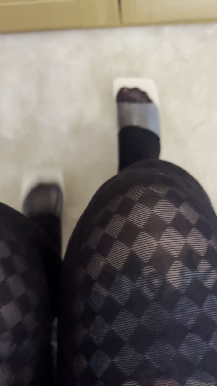 Bigtiddygoth: Picioare cu ciorapi din nailon