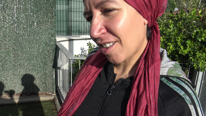 Souzan Halabi: Wanita selingkuh dari marseille membiarkan imigran Afrika di mulutnya