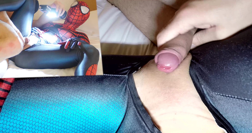 Nylon Xtreme: Caroline de Jaie berkongkek dubur untuk awek labah-labah zentai