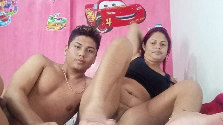 AngyAmazon: Je baise avec mon voisin dans la chambre de son...