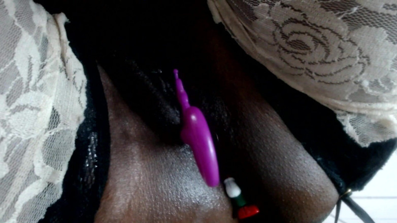 Maeling: Squirting con un piccolo uomo shrunk come plug anale