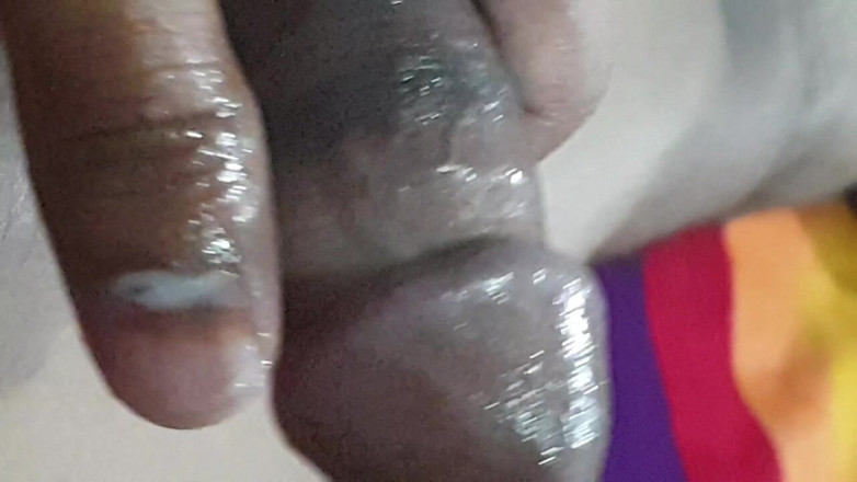 Xujjal: Deshi, tukang pijat dengan memijat ukuran raksasa pakai gel pelumas