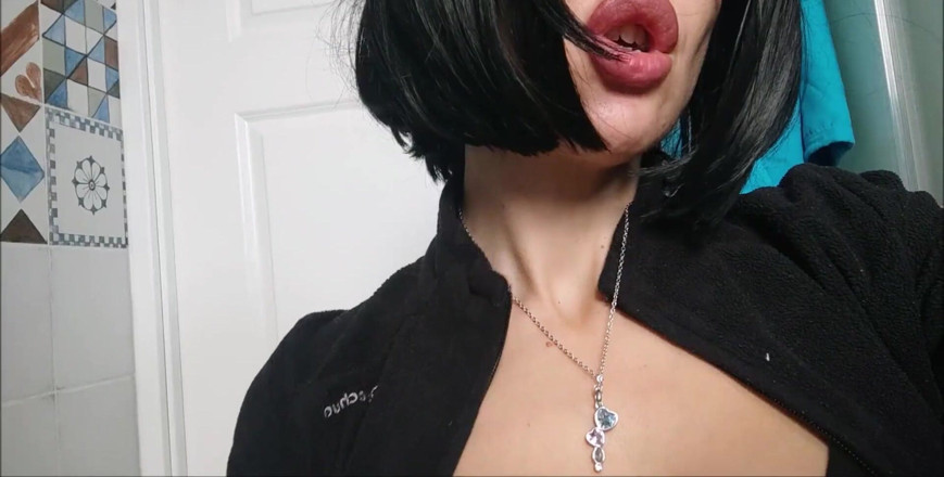 savannahamatoriale: Chantal Channel joue avec vos nouveaux jouets sexuels