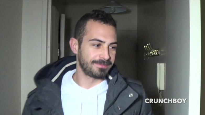 Gaybareback: Kosmain menghisap rakan berototnya di Paris