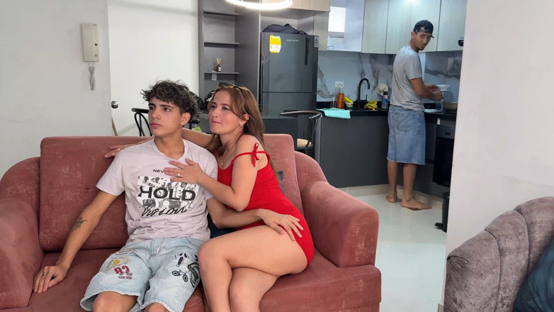 katyJay: Madrasta rabuda gosta do enteado o que seu marido corno...