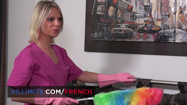 French girls at work: Dua pembantu untuk satu pria
