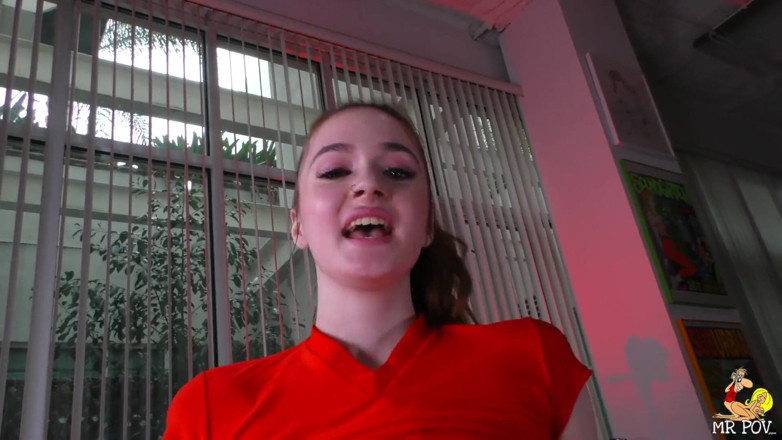 Mr. POV: La linda universitaria Hazel Moore es la puta anal!