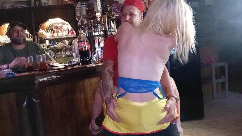 18blondteen: Diversión Pervertida Con Hijastra Que Ama El Cosplay