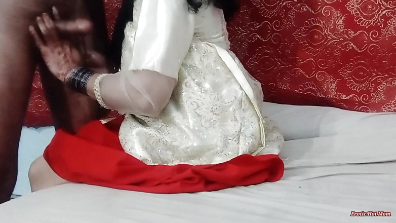 Netu: Hintli kız arkadaşını domaltarak sikiyor, kim domalmayı seviyor?