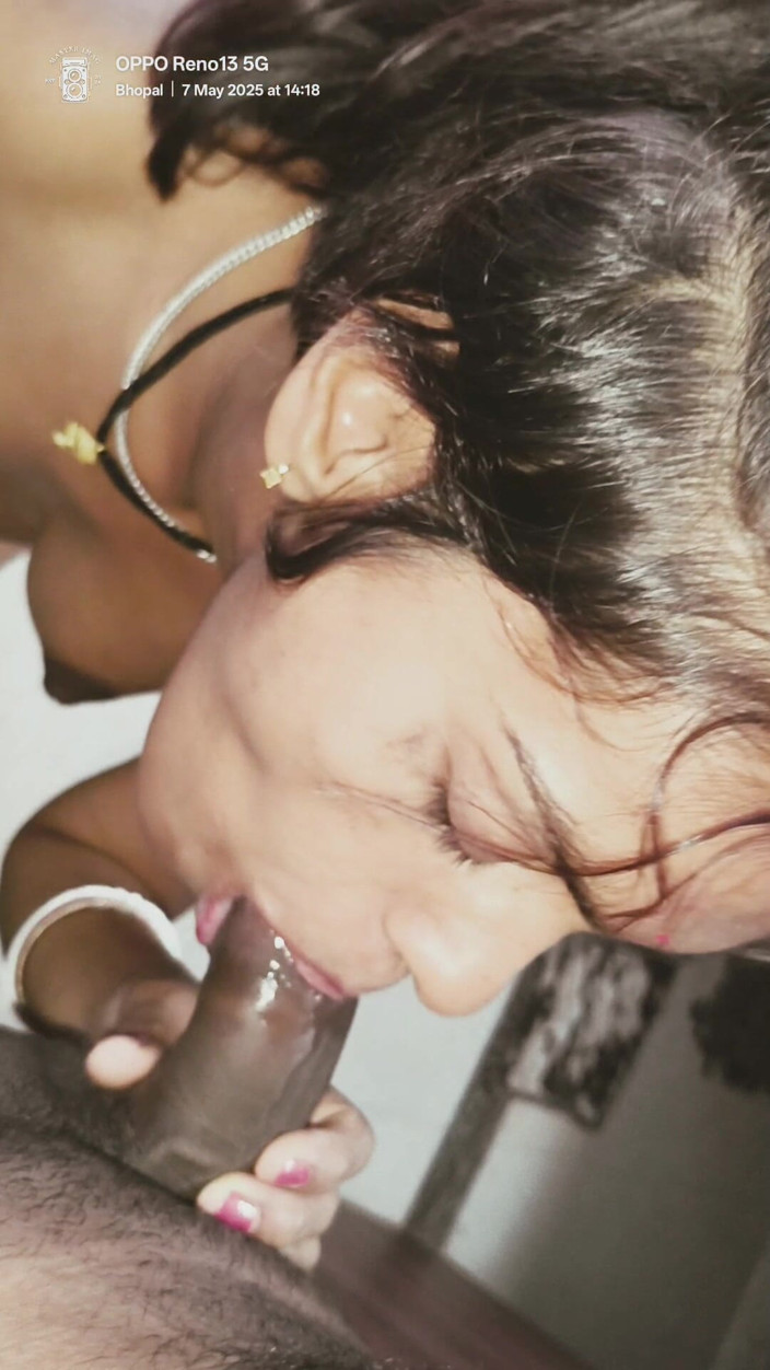 Riya03: Sexo hardcore com meu companheiro de quarto