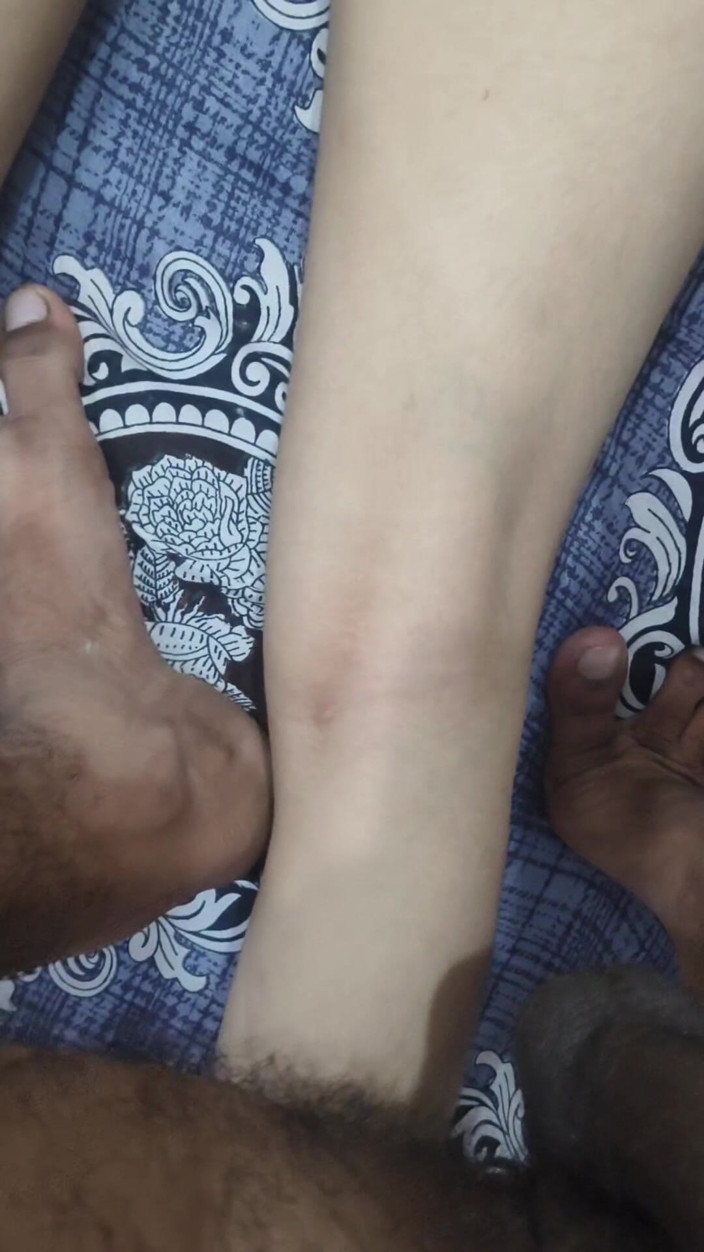 Yourxxx04: Desi bir kızı ilk kez siktim, evine gidince eğlenceliydi