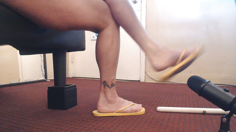 Abby Anna: Amarelo chinelos ASMR