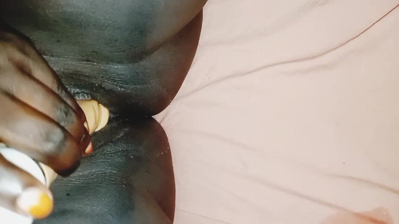 Me and my new slut: Grande rabo ébano se masturbando com um vibrador, grande pau preto...