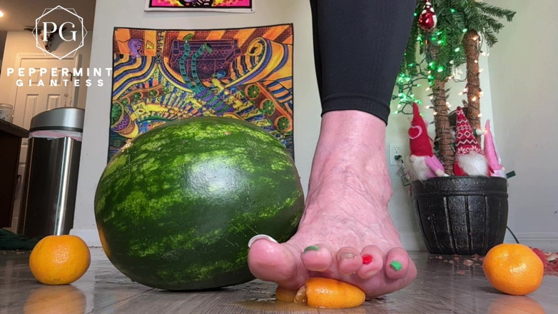 Peppermint Giantess: 67 la gigantessa taglia 16 piedi rallentatore schiaccia le arance al...