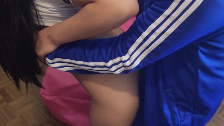 Astrid Cute: Як трахнути свою однокласницю, я стягую її студентки, щоб трахатися в кімнаті