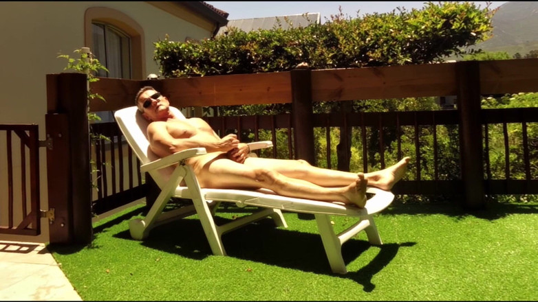 Hunggaystudza: Succhio me stesso nudo sul mio ponte