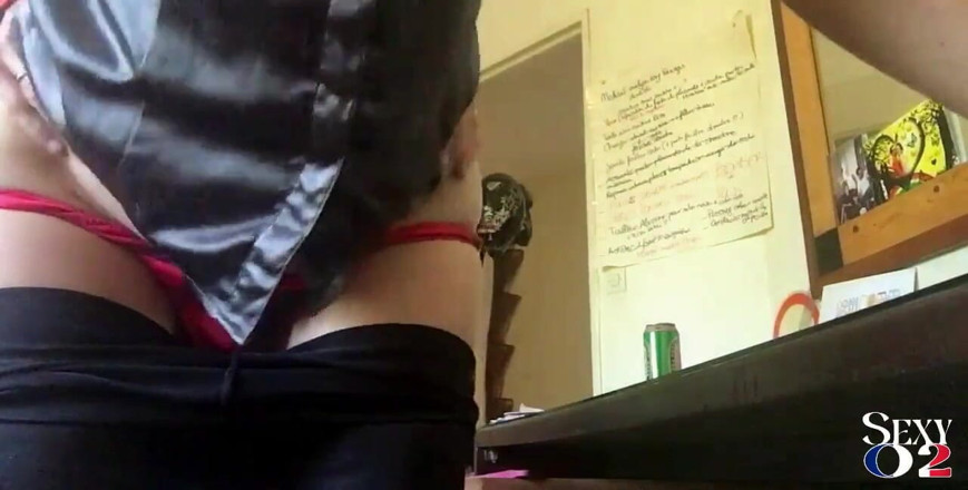 Sexy O2: 1974 - nghiệp dư người Pháp, satin red thong, quần da,...