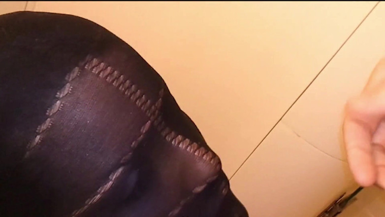 Nylon Xtreme: Hisapan hotel dengan pantyhose Mask
