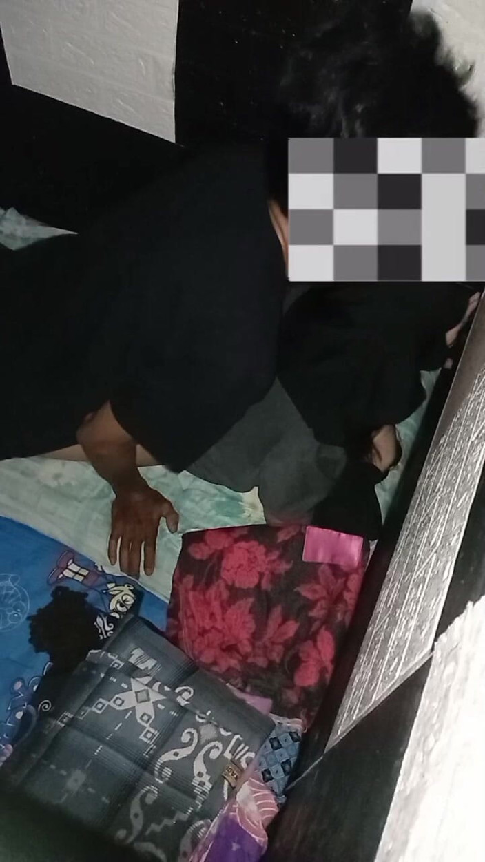 Famly sex: Curul unei asiatice hijab țipă și se bucură de ea