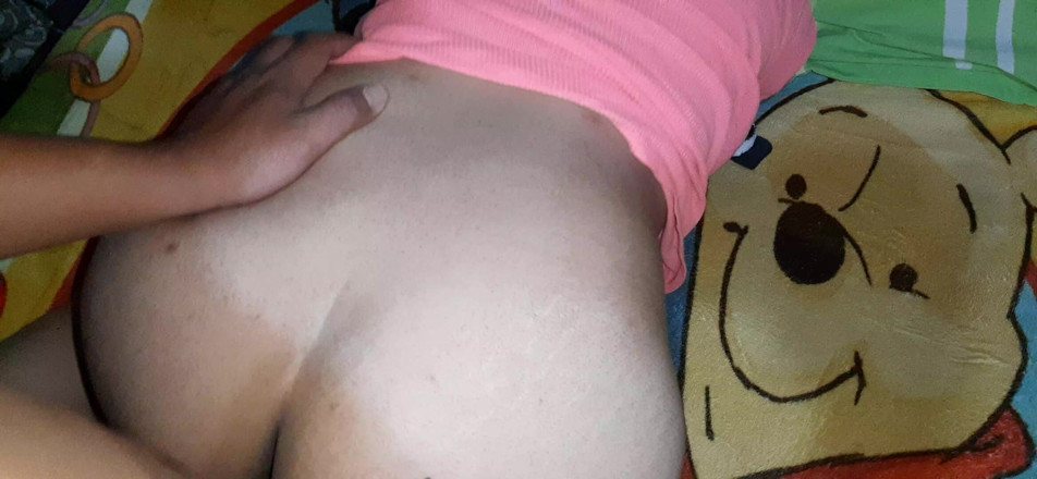 Oriane_Suck_Roses: Mereka punya kesempatan untuk bertemu dan istrinya hampir menemukan mereka