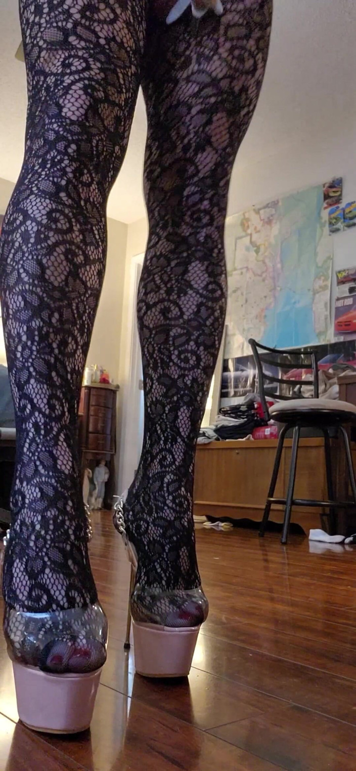 MrLeggs: Une nouvelle paire de collants et de sensations parfaites. Struttin...