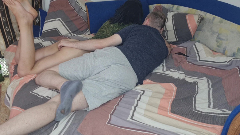 Viktoria_sekret: Man ging douchen en vrouw neukte een vriend