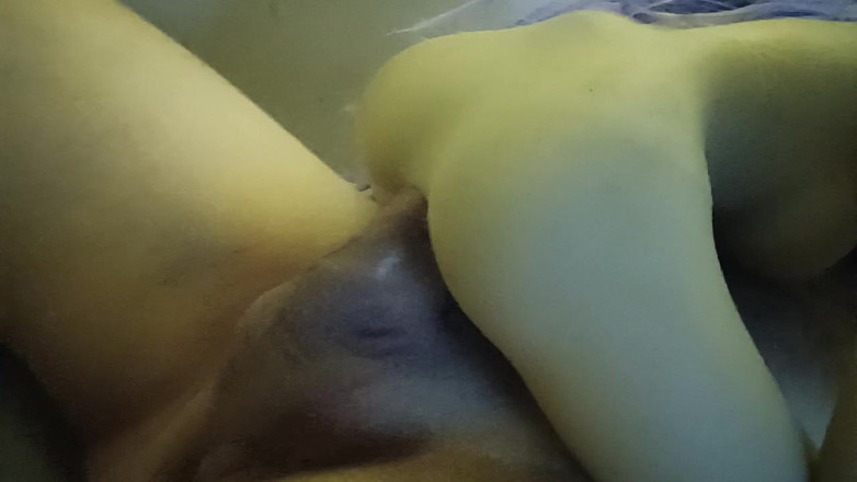 Uhri: La bambola del sesso nicole cavalca un grosso cazzo