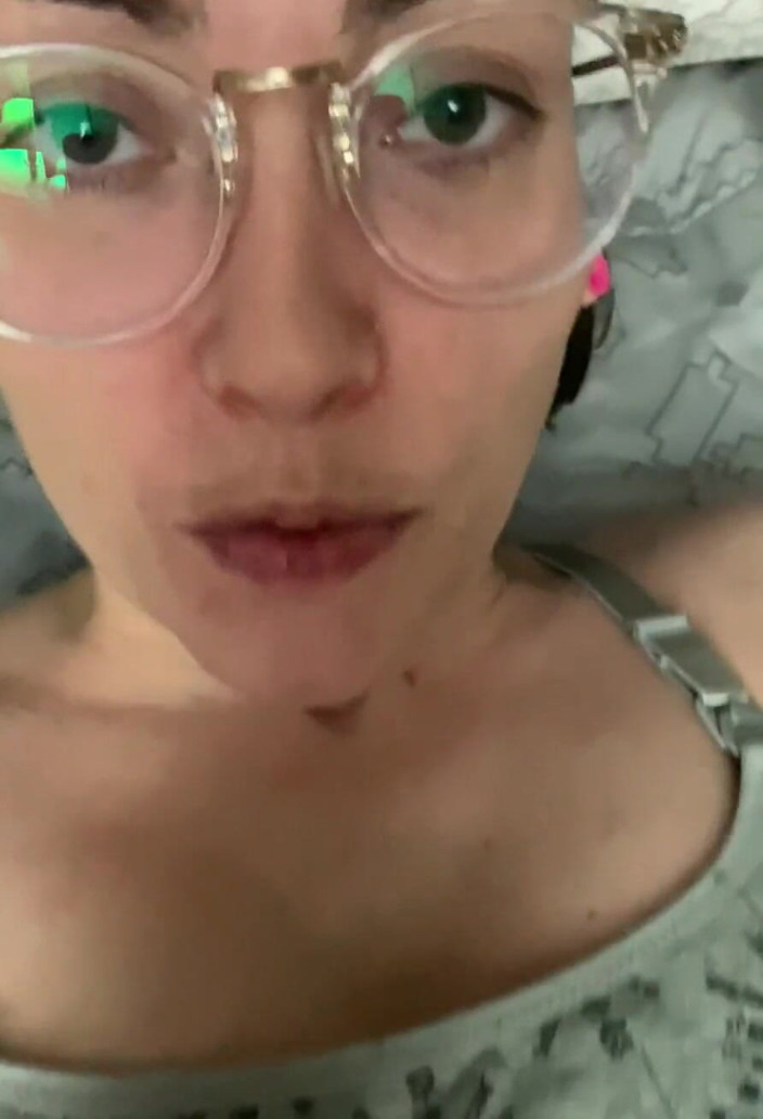 AdalynnX: Ejaculează în fundul meu, te rog