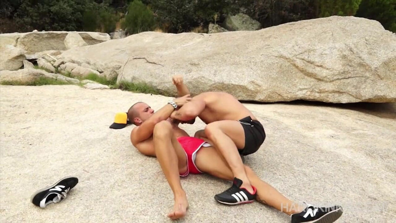 Hard Kinks: Seorang pria lurus mesum
