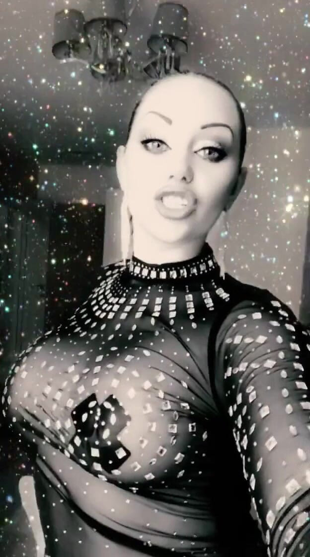 Goddess Misha Goldy: Você sempre estará abaixo de mim e não iria querer...