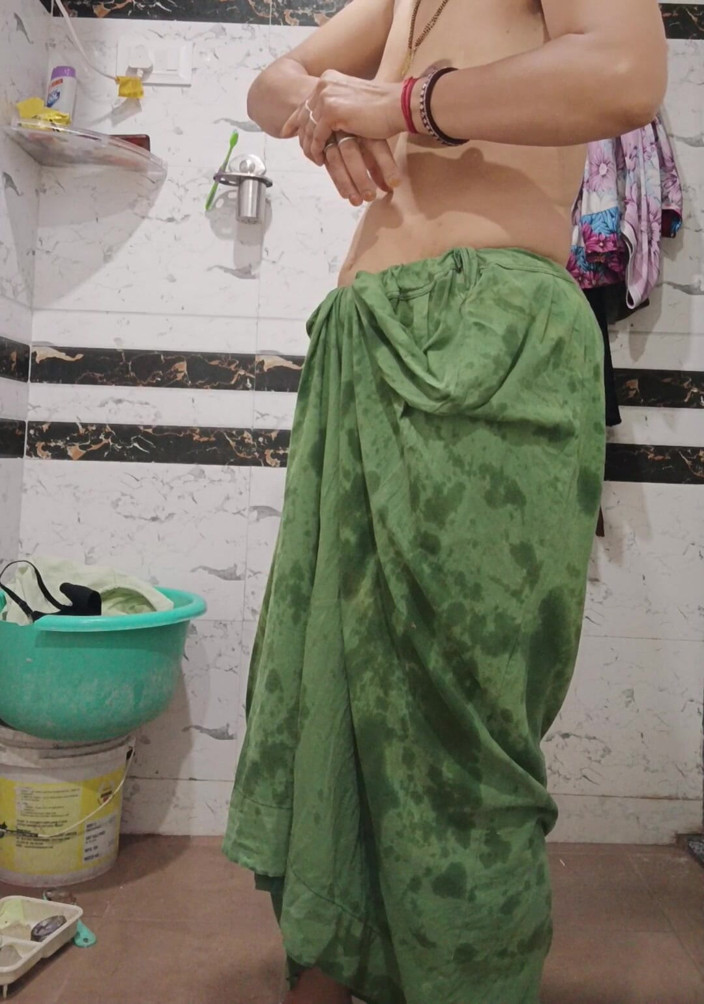 Priyahot77: Priya Bhabi Velká show chlupů kundičky