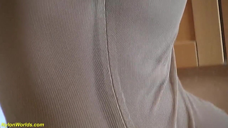 Fetish Islands: Teen flexi vú to mặc đồ mèo ni lông khoe thân...