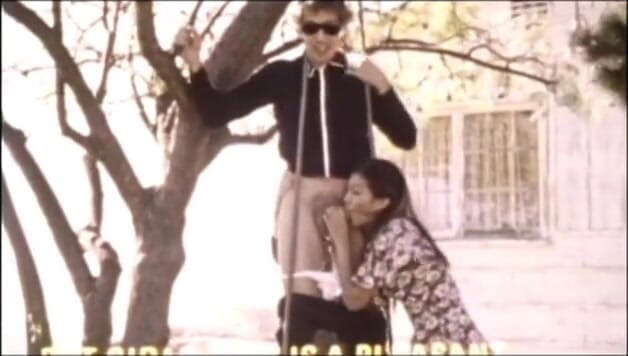 Just X Star: Vintage porno: dvě mladé děvky šukají venku s ptákem Johna Holmese