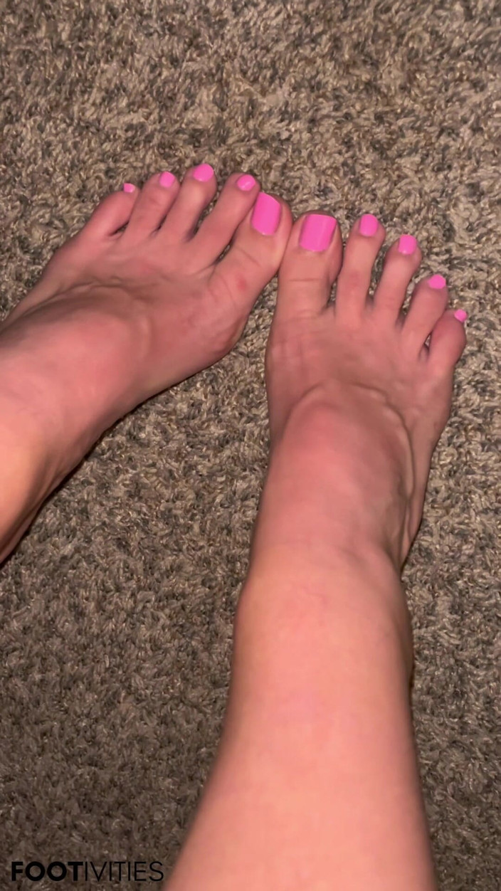 footivities: Veiny Feet After Shower - Silent Tease Av Ivys Feet Footivities