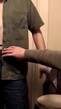 Ik ruig hetero dekhengst Aaron en fok zijn strakke maagdelijke poesje!