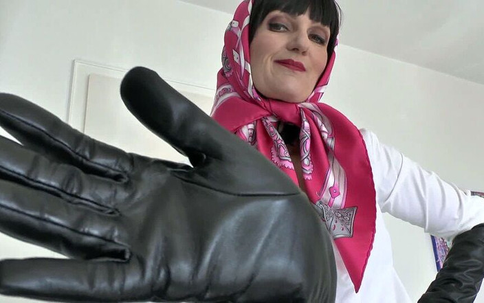 Lady Victoria Valente: Iff aan mijn handschoenen van kracht