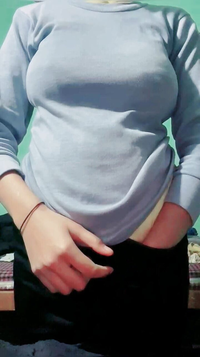 Tumheri Iska: Indiana menina mostrando peitos grandes com conversa suja em hindi...