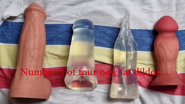 Giantasshole: Lần đầu tiên cưỡi cu giả khổng lồ rộng 9,3cm của tôi