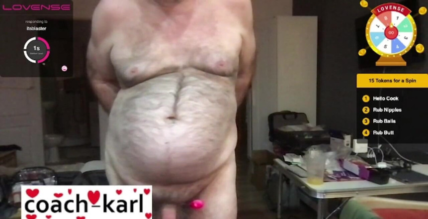 Coach Karl dude lodge: Ayah tua dengan memek berbulu