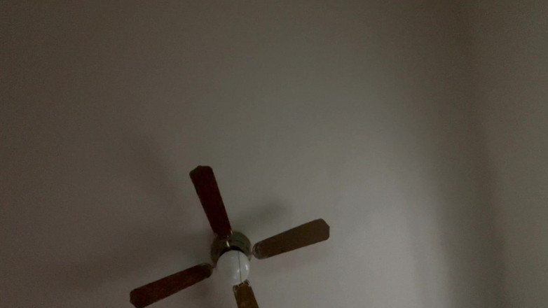 LuVv: Gemendo na noite