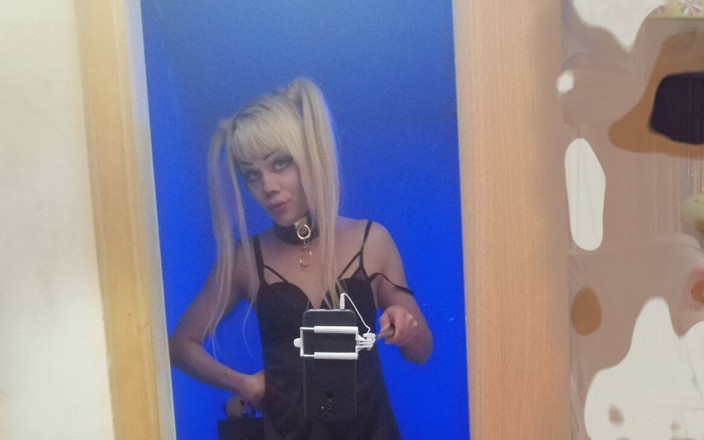 Kikitranshot: Sissy jongen seksspeeltje