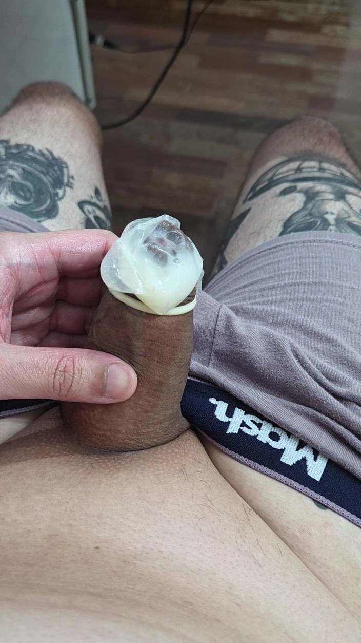 Lkdick8: Le préservatif s’est déchiré mais j’ai quand même joui dessus