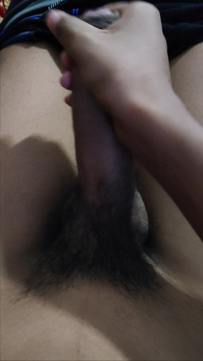 Randi Singh: Me masturbo mientras pienso en mi profesora gordita caliente.