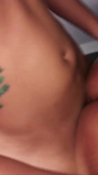 Dua lelaki Latino berkongkek